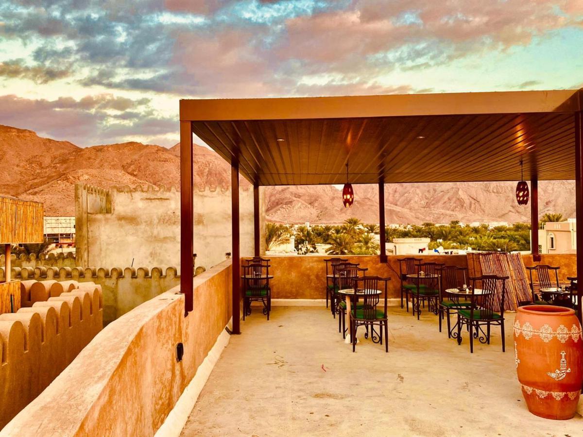 Jawharat Alaqar Inn نزل جوهرة العقر ニズワ エクステリア 写真